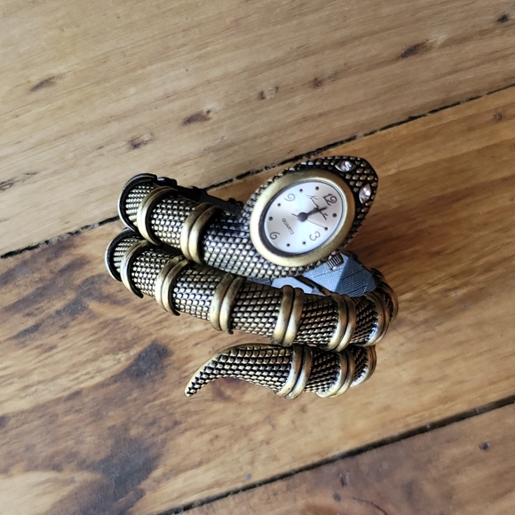 Kenneth Jay Lane watch - Picture 11 of 12